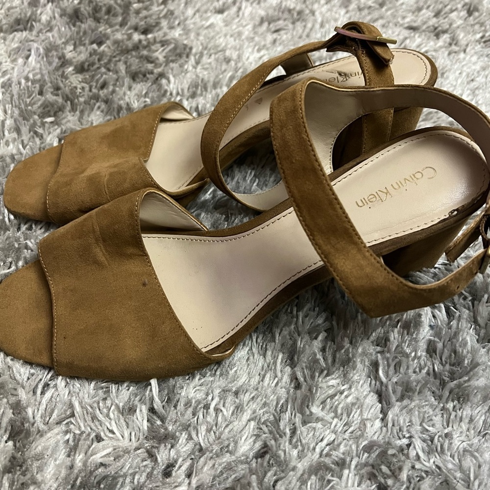 Calvin Klein suede tan retro heels